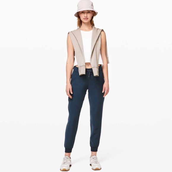 Lululemon On The Fly Jogger True Navy - Picture 2 of 10